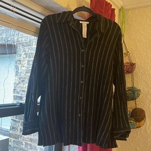 Black and gold striped button up